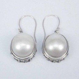 Ea round fresh water Pearl white color