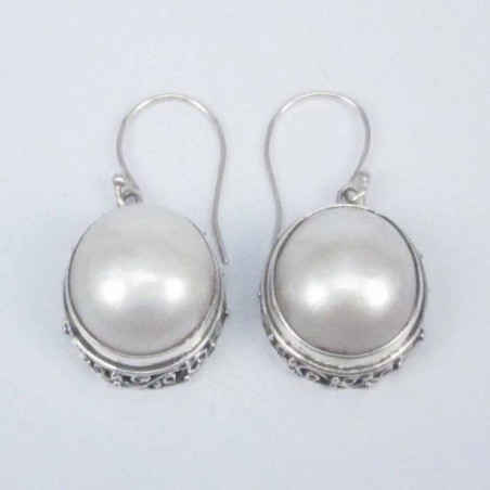 Ea round fresh water Pearl white color