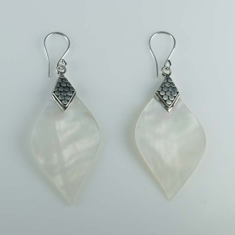 Earring Lanz. MOP Shell