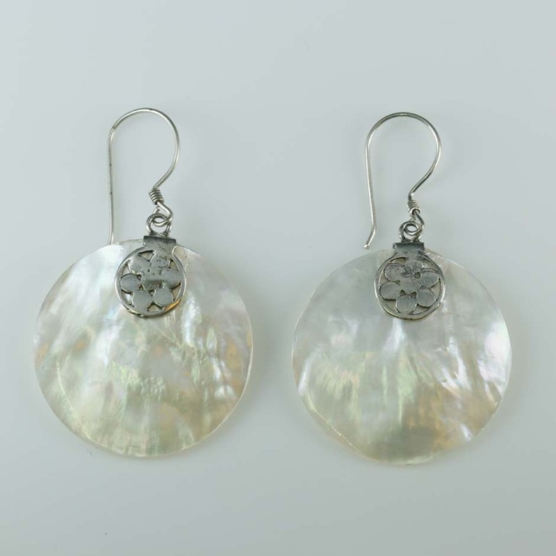 Earring Round MOP Shell