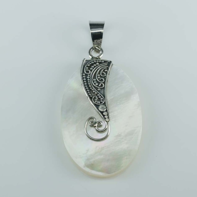 Pendant Oval MOP Shell