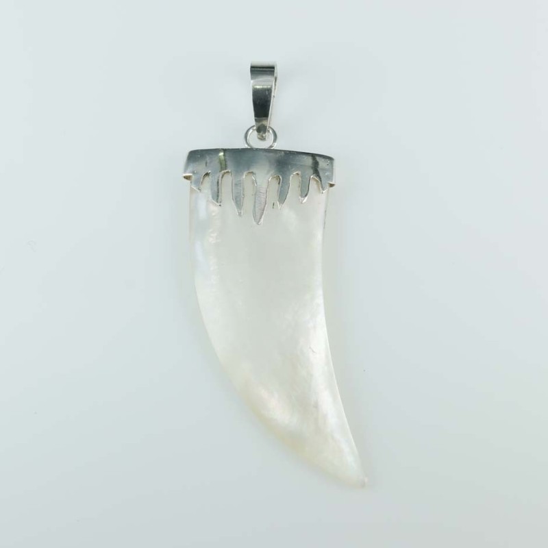 Pendant Horn 18x43mm. Mother Of Pearl