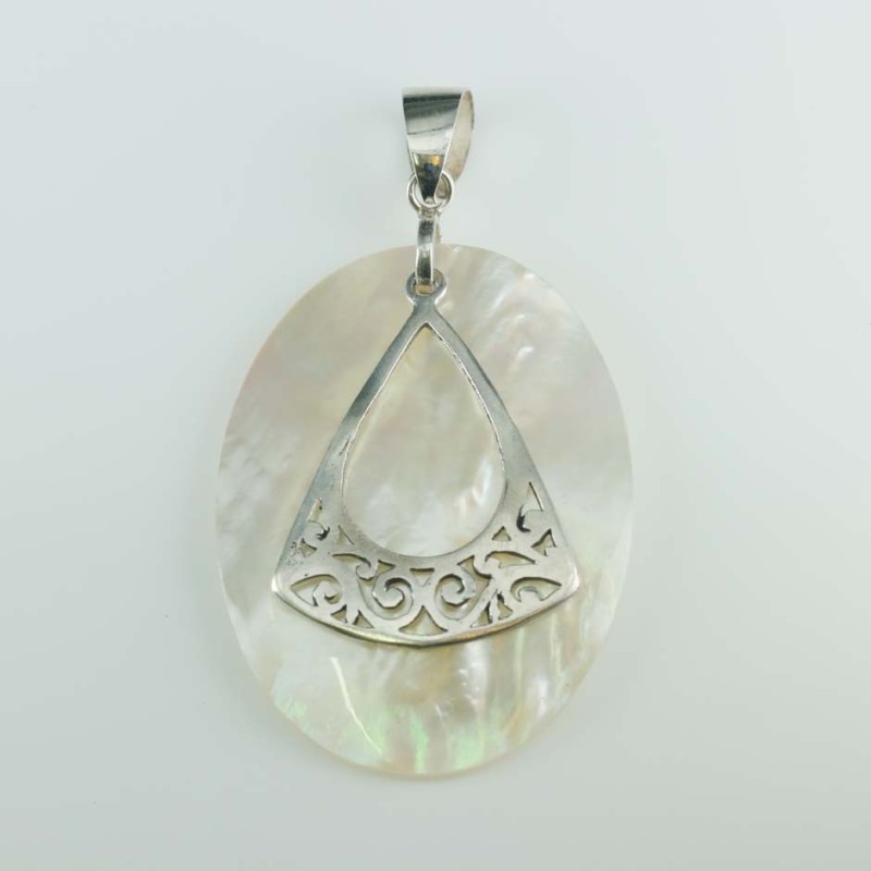 Pendant Oval MOP Shell