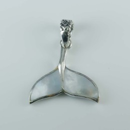 Pendant Whale Tail MOP Shell