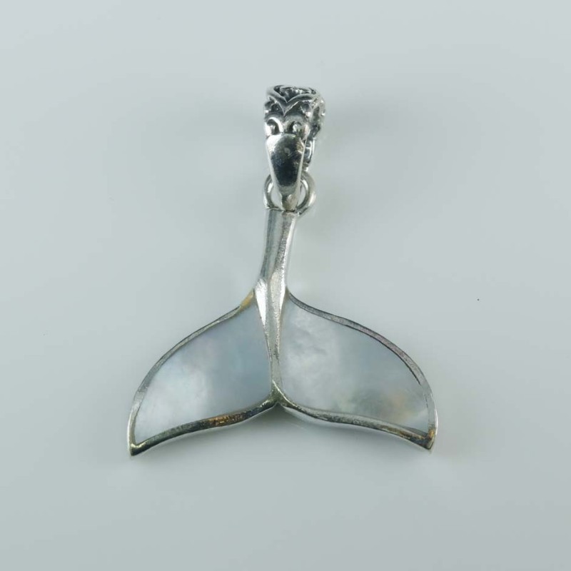 Pendant Whale Tail MOP Shell