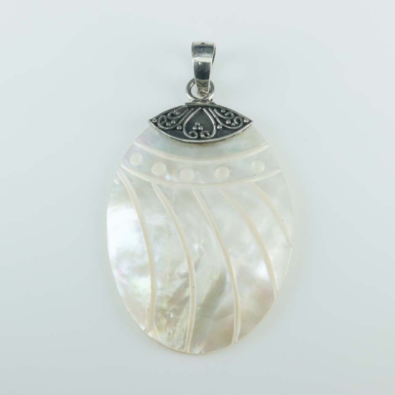 Pendant Oval MOP Shell