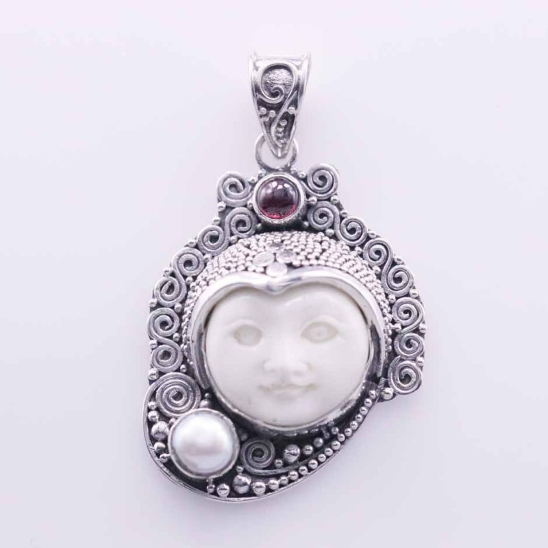 Pendant Face Bone 26x35mm.