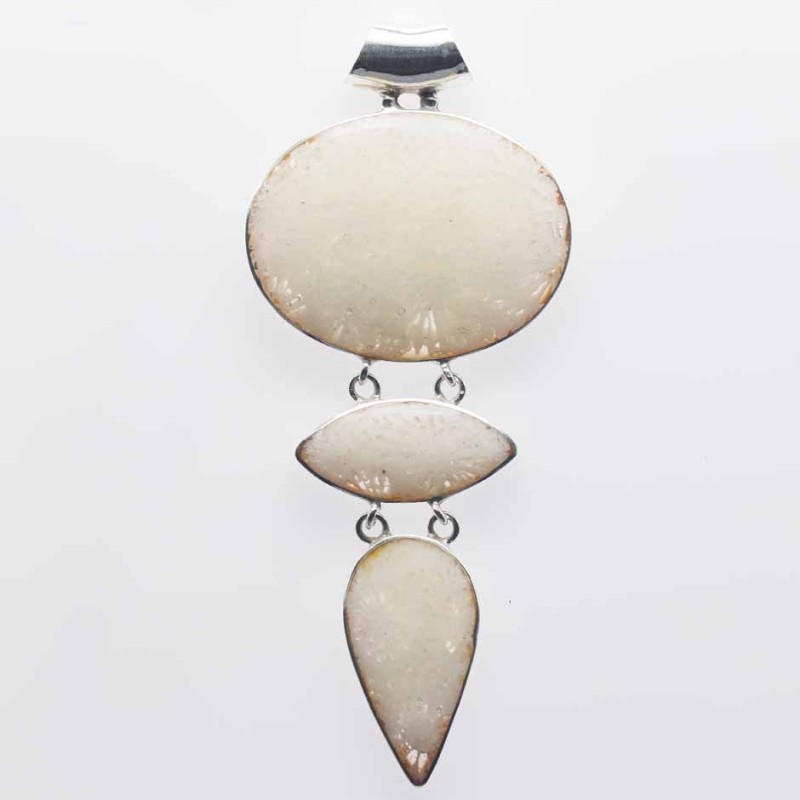 Pendant Oval 30x71mm. White Coral