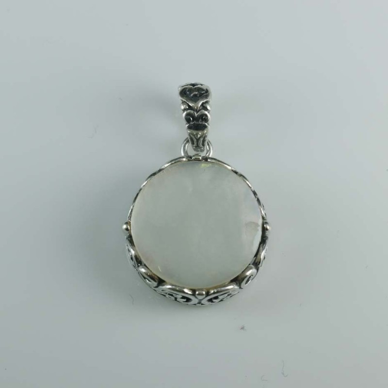 Pendant Round 19mm. Mother Of Pearl Nacar