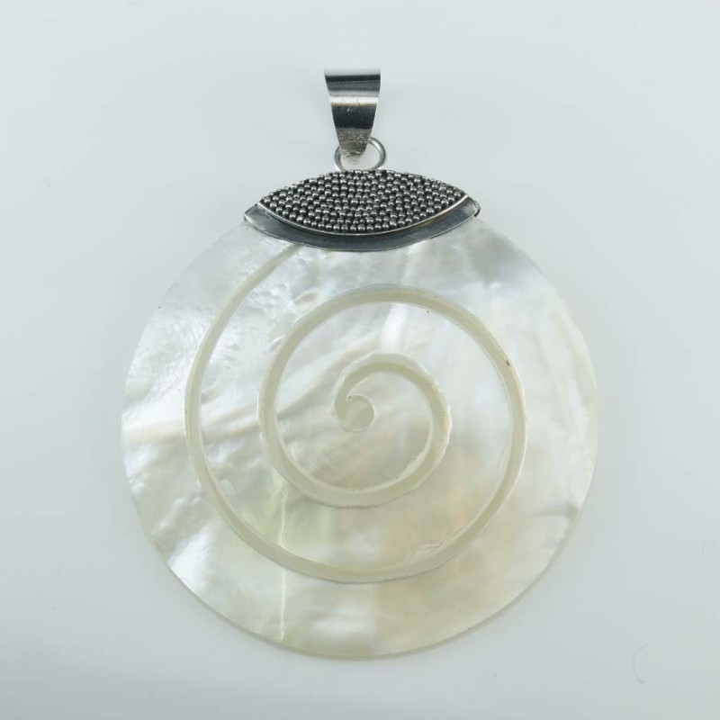 Pend Round Spiral MOP Shell