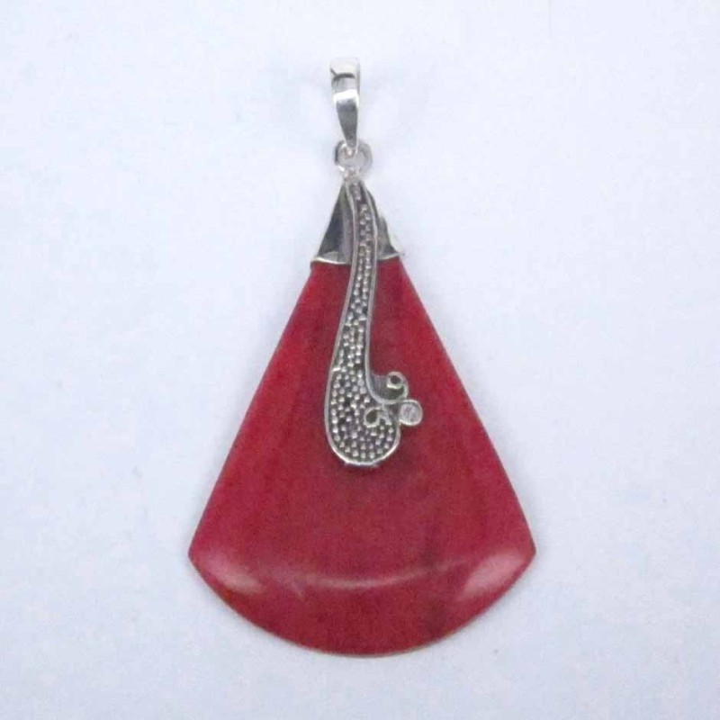 Pend Triangle Coral Pend Triangle Coral