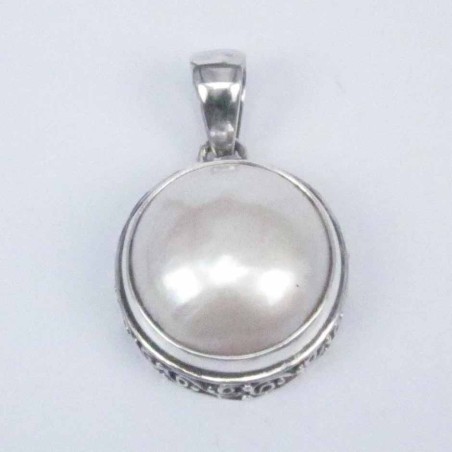Pend. Round Fresh Water Pearl White color