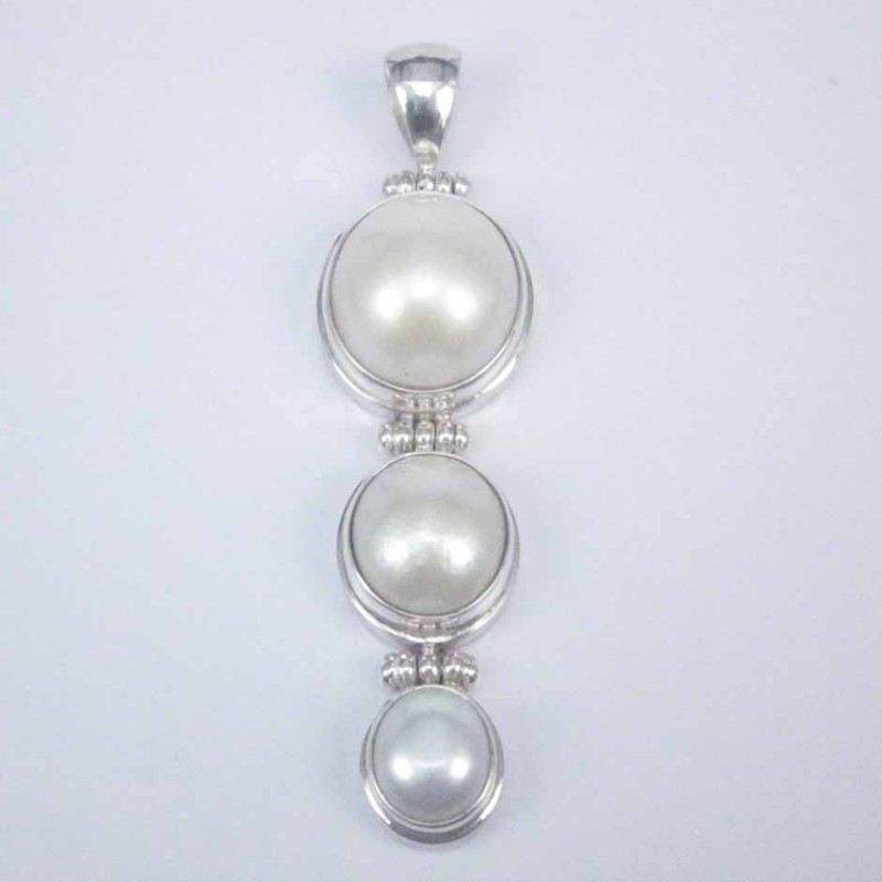 Pend. Round 3 Fresh Water Pearl White color
