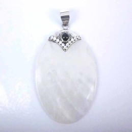 Pend. Oval MOP Shell