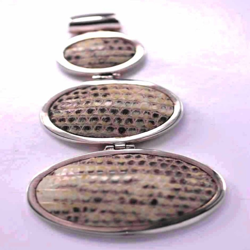 Pendant Oval Snake Skin