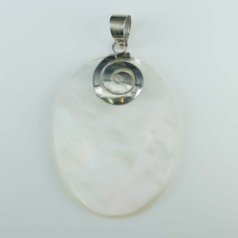 Pendant Oval MOP Shell