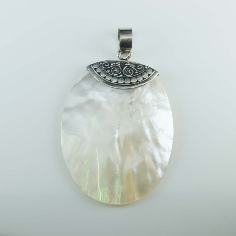 Pendant Oval MOP Shell