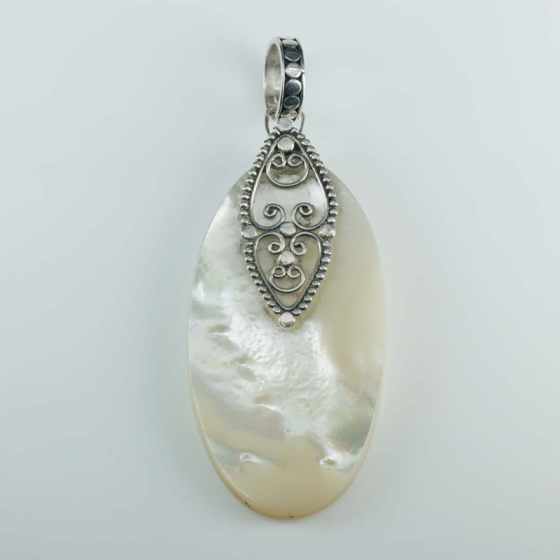 Pendant Oval MOP Shell