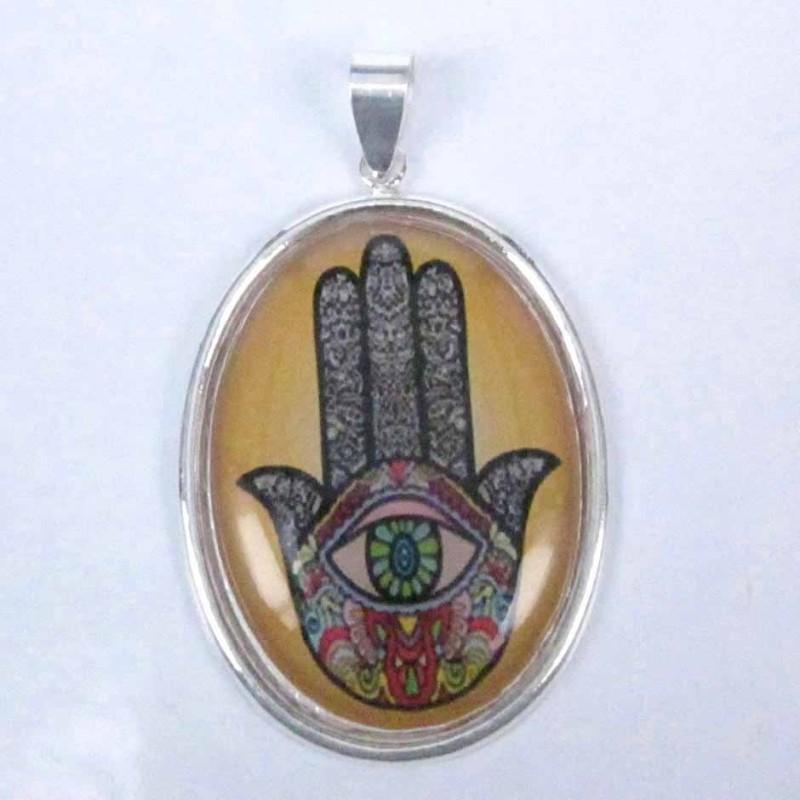 Pendant Oval 32mm. Hand Image