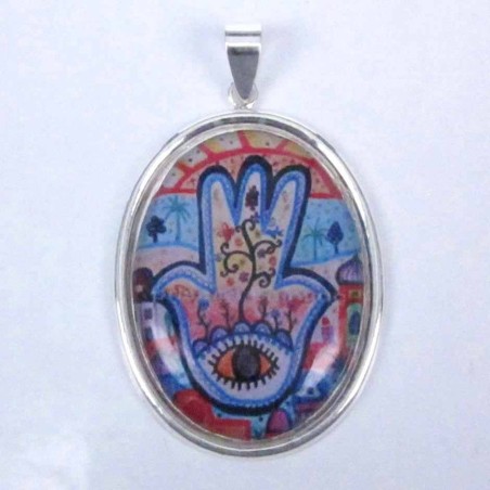 Pendant Oval 32mm. Hand Image