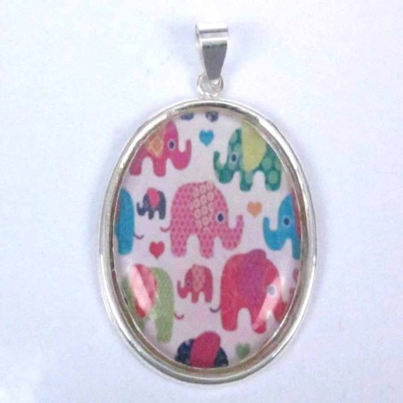 Pendant Oval 25x32mm. Image Elephant