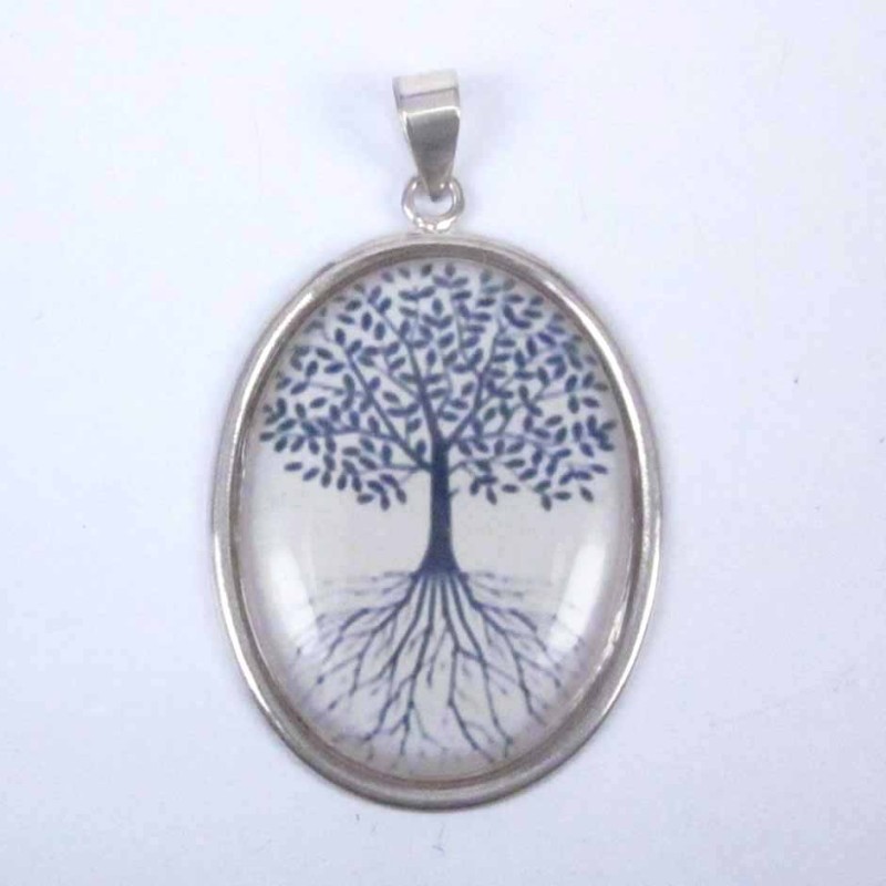 Pendant Oval 25x32mm. Image Tree