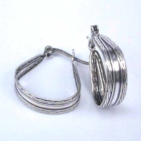 Ea Hoop 24x15x5mm. Oval Plain