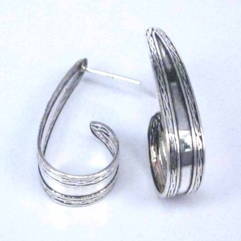 Ea Hoop 24x15x5mm. Oval Plain